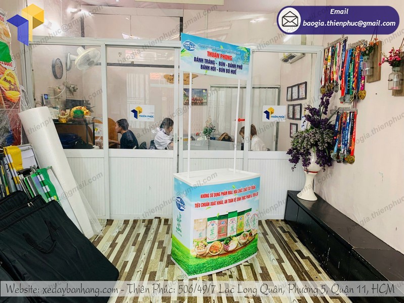 booth-nhua-tiep-thi-xep-gon-re